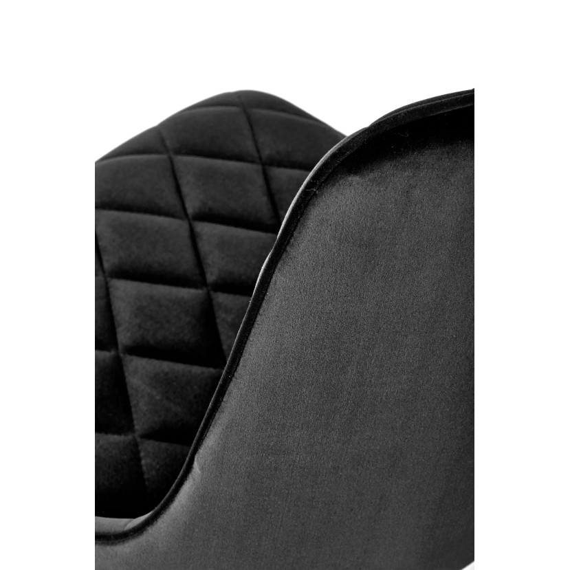 K450 kėdės spalva: juoda K450 kėdės spalva: juoda