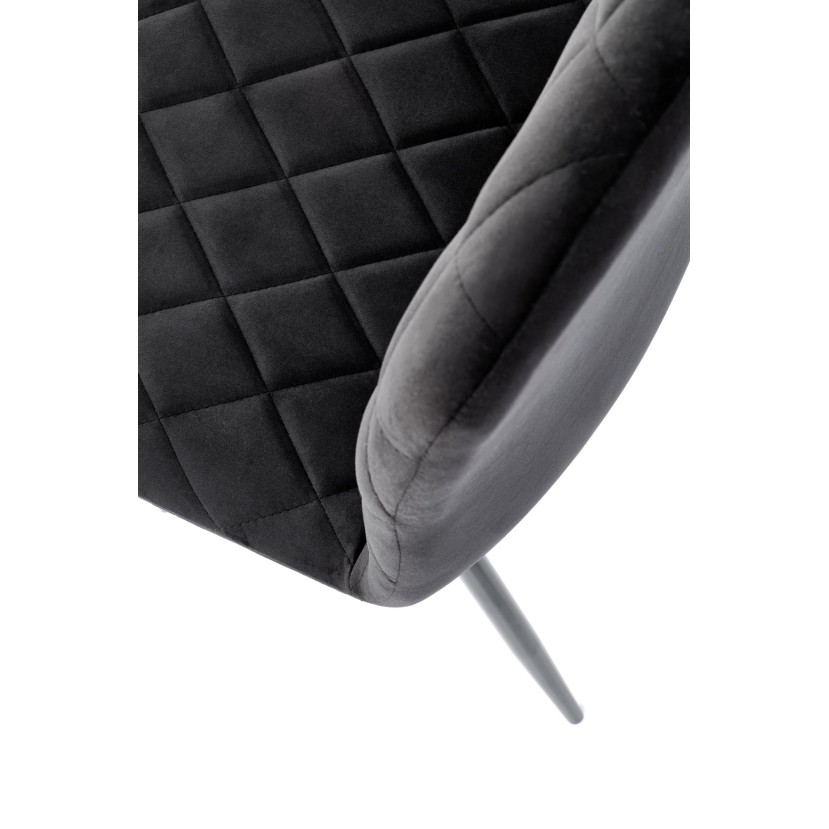 K525 juoda kėdė